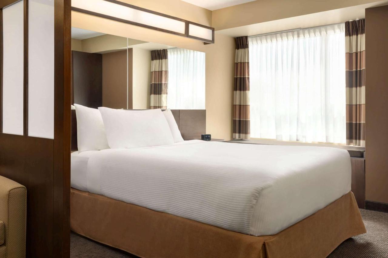 Microtel Inn And Suites By Wyndham Weyburn Экстерьер фото