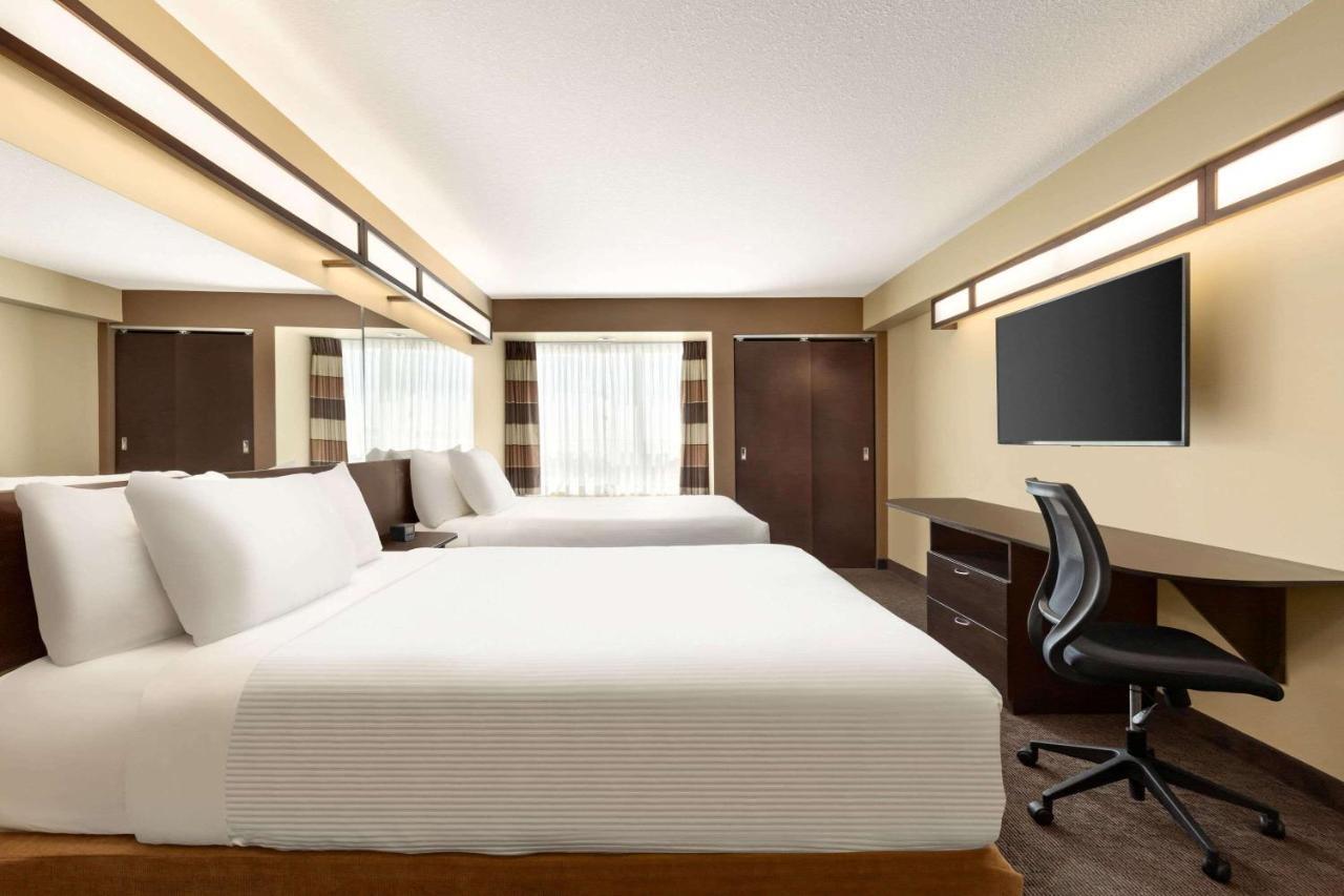 Microtel Inn And Suites By Wyndham Weyburn Экстерьер фото